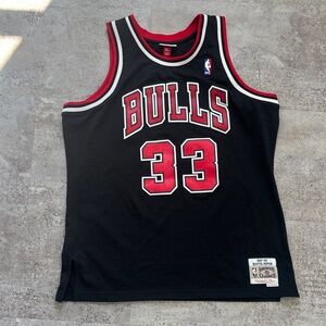 Mitchell & Ness Black, Red & White Chicago Basketball Jersey